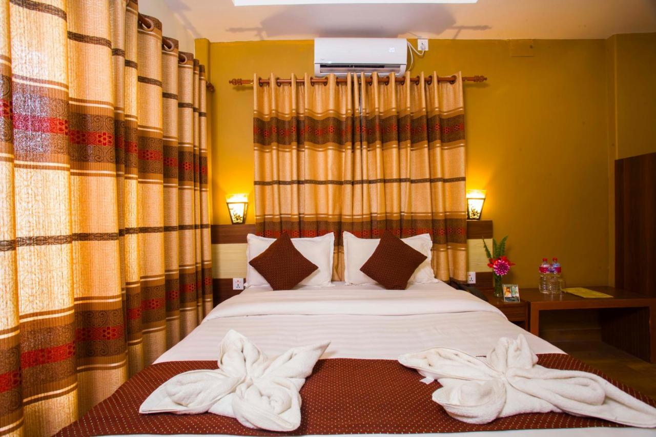 Hotel Trip โพคารา ภายนอก รูปภาพ