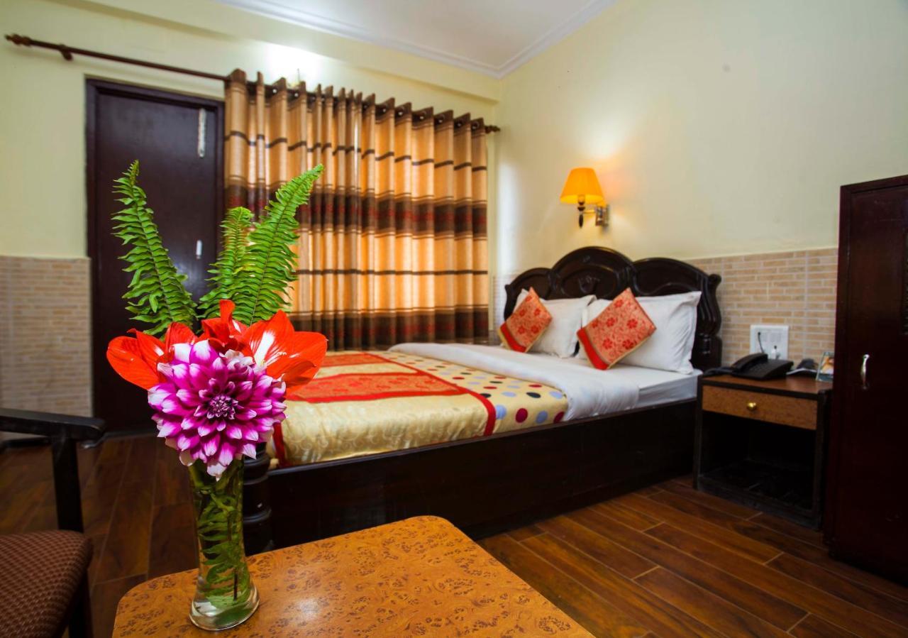 Hotel Trip โพคารา ภายนอก รูปภาพ