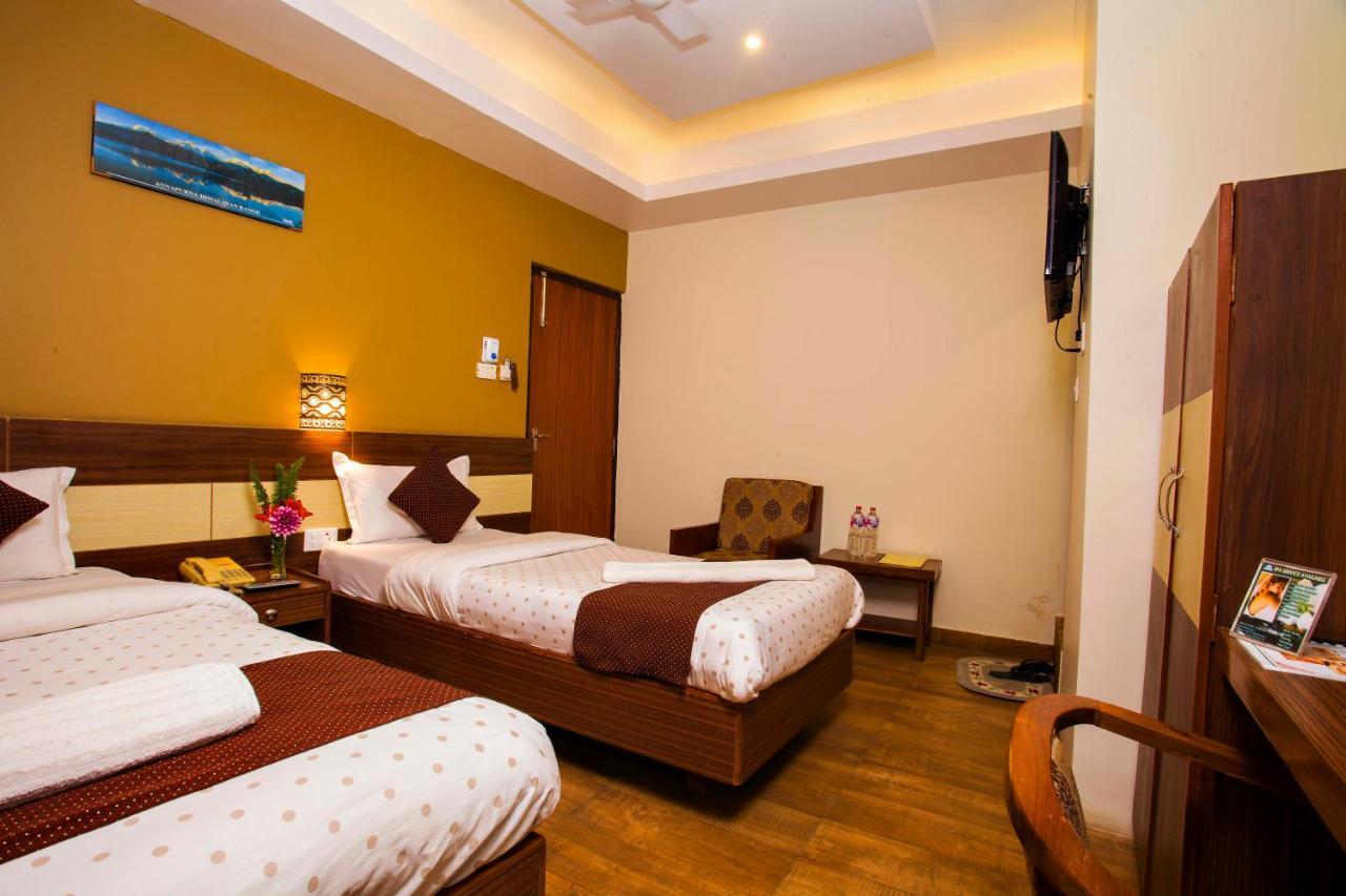 Hotel Trip โพคารา ภายนอก รูปภาพ