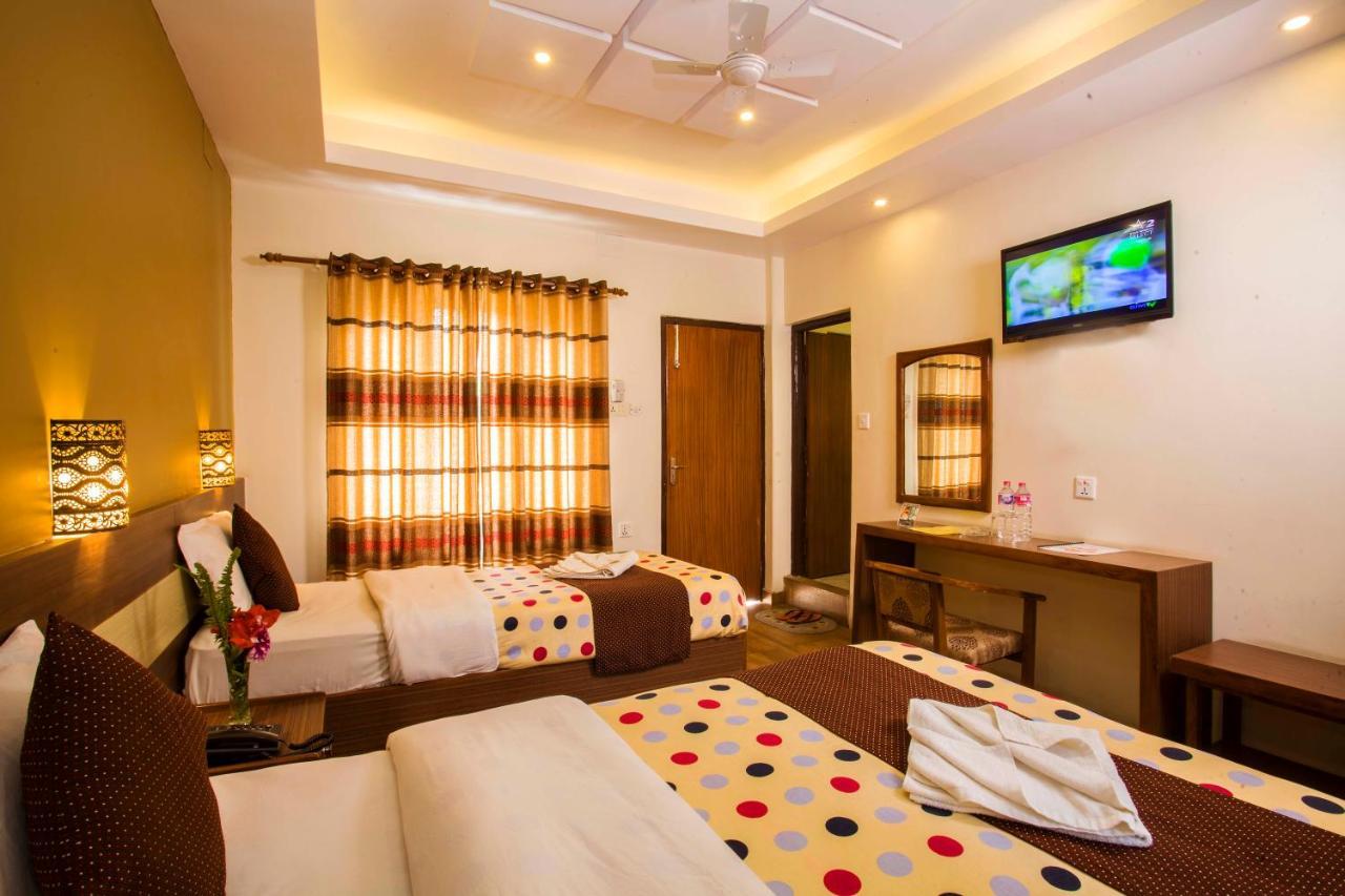Hotel Trip โพคารา ภายนอก รูปภาพ