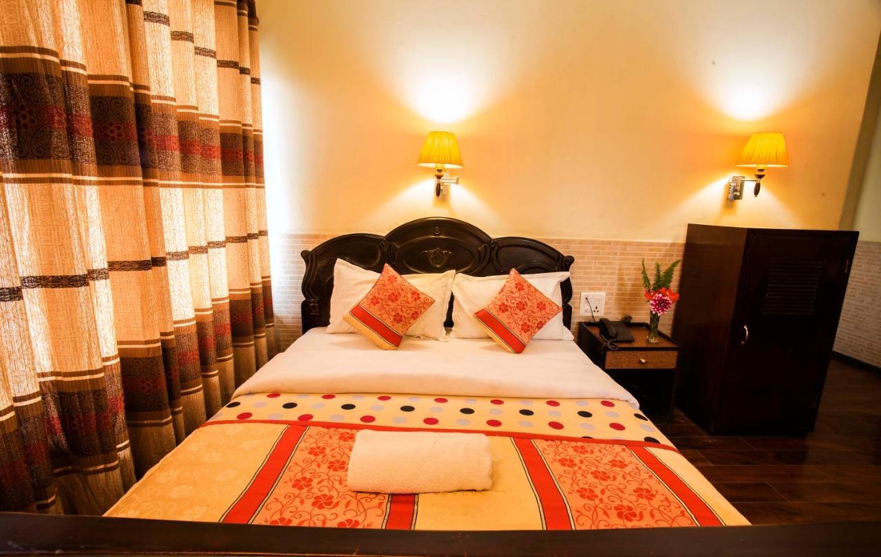 Hotel Trip โพคารา ภายนอก รูปภาพ