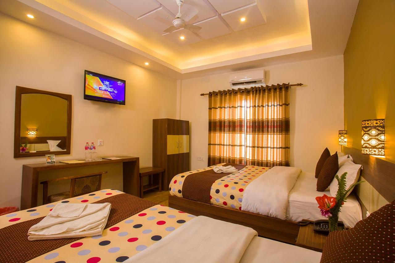 Hotel Trip โพคารา ภายนอก รูปภาพ