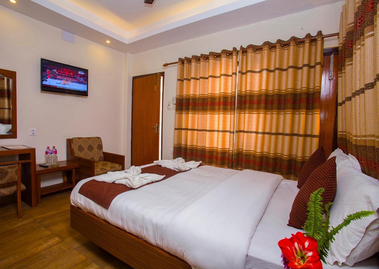 Hotel Trip โพคารา ภายนอก รูปภาพ