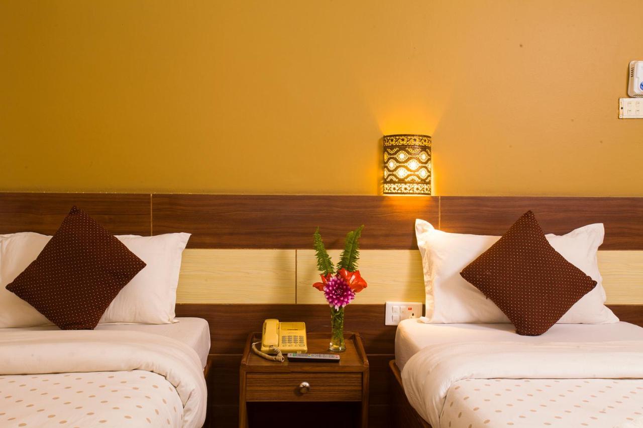 Hotel Trip โพคารา ภายนอก รูปภาพ